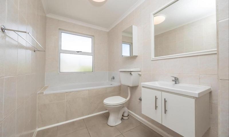 3 Bedroom Property for Sale in Wellway Park East Western Cape